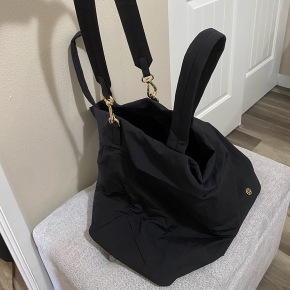 ❌SOLD❌ LULULEMON  “On My Level” Bag 30L - Picture 3 of 7